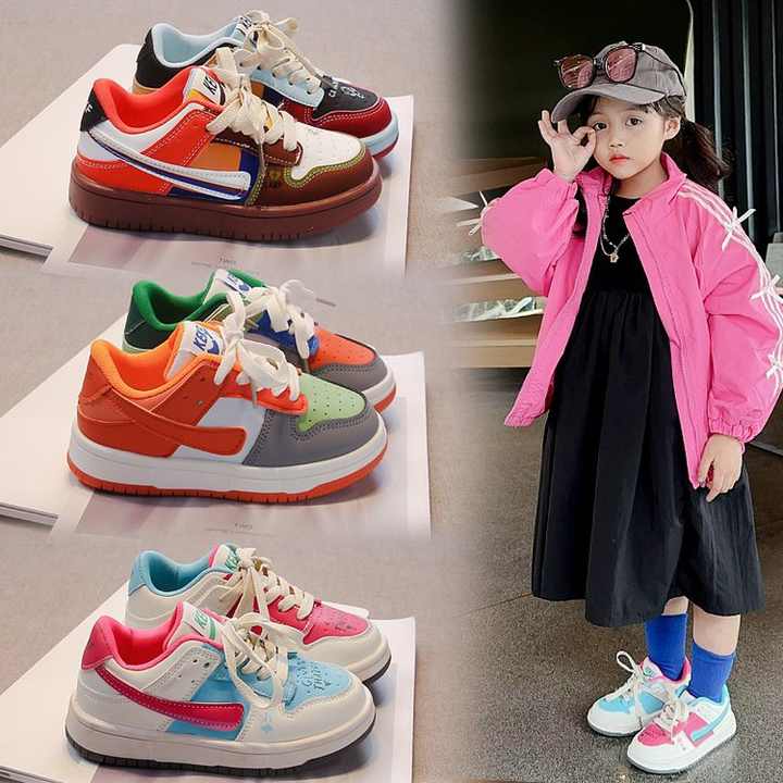 Stylish sports shoes for girls