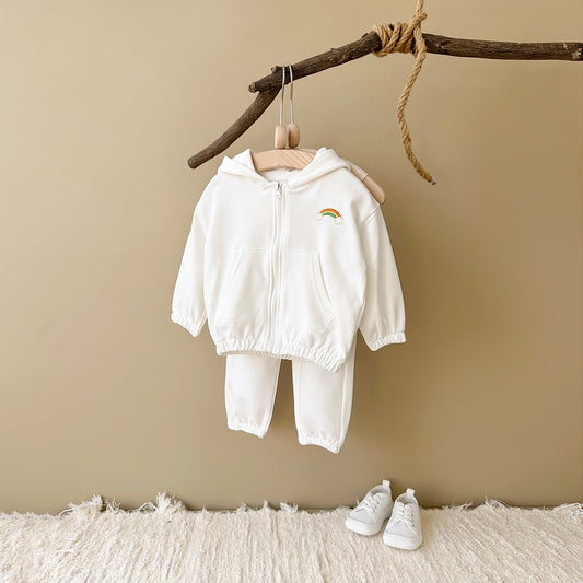 طقم ملابس بشعار قوس قزح