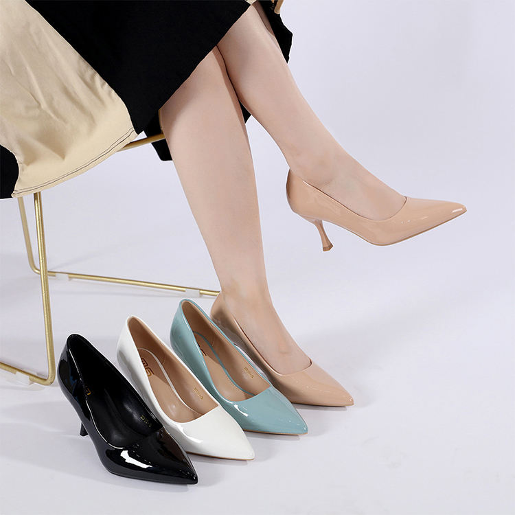 Women's shoes