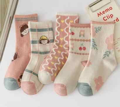 Cotton Crew Socks for Boys Girls جوارب مخططة أنيقة برسومات كرتونية للأطفا