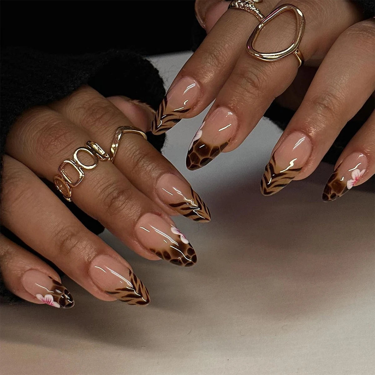 Short square fingernails