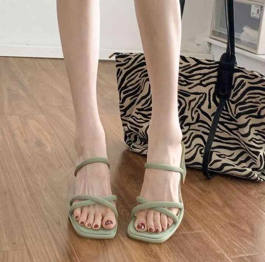 كعب صيفي مفتوح الأصابع