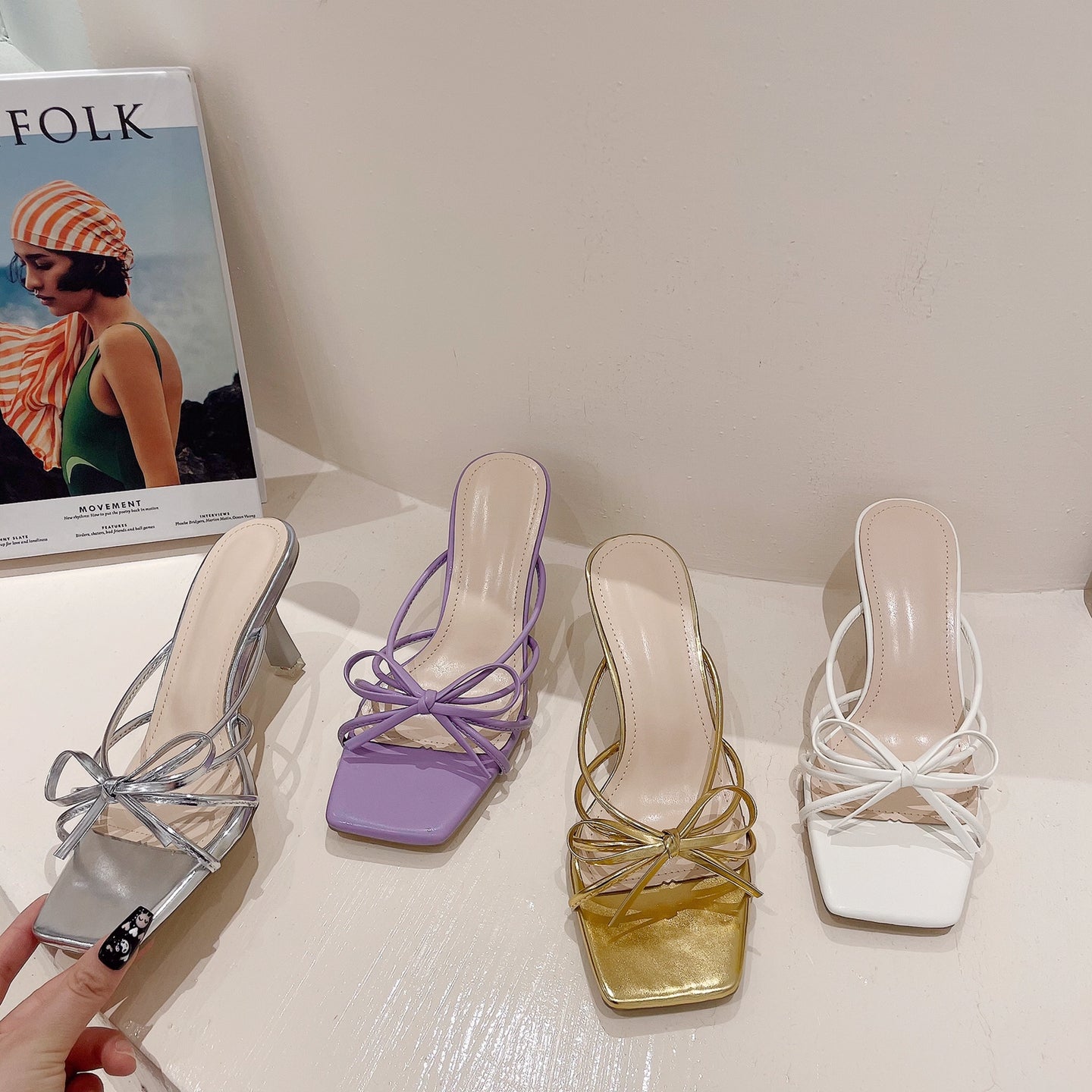 كعب نسائي مربع للنساء