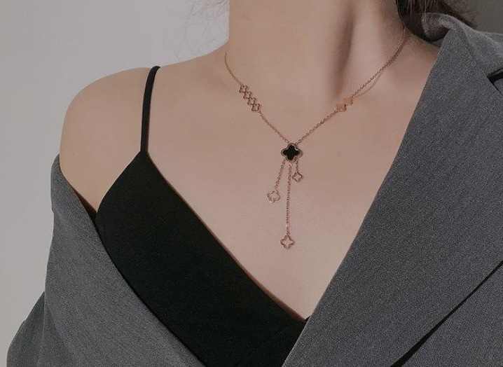 clover leaf necklace