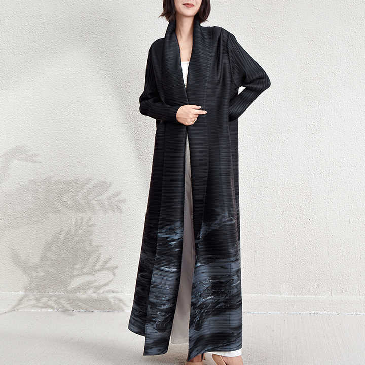Black pleated abaya