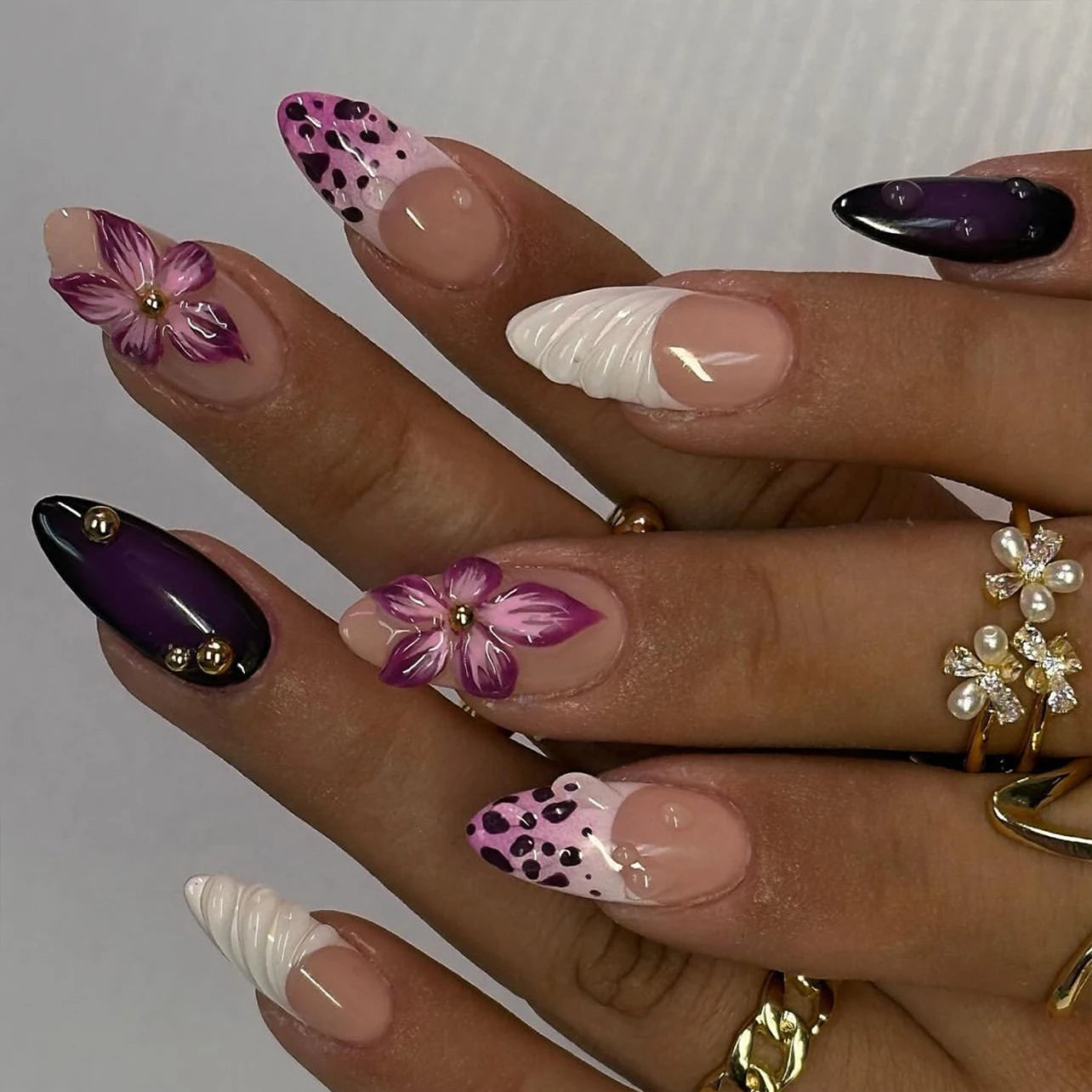 Short square fingernails