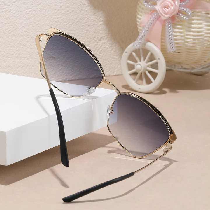 نظارات شمسيه نسائيه