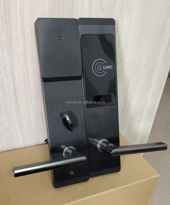 قفل باب إلكتروني