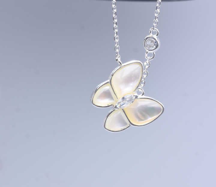 قلادة فراشة أنيقة-Elegant butterfly necklace