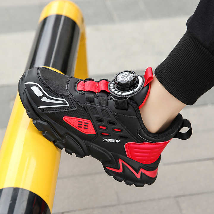 أحذية رياضية جديدة عالية الجودة . New high quality sneakers