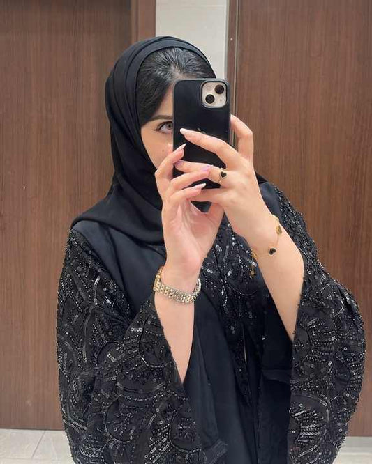 عباية سودا فاخرة