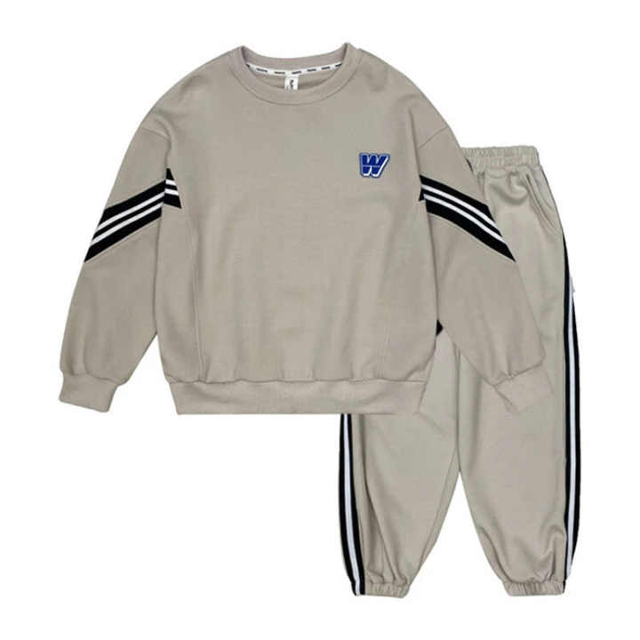 Boys' clothing set.