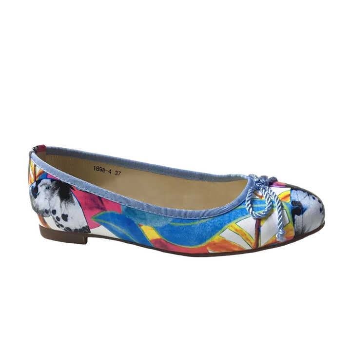 Women's shoes