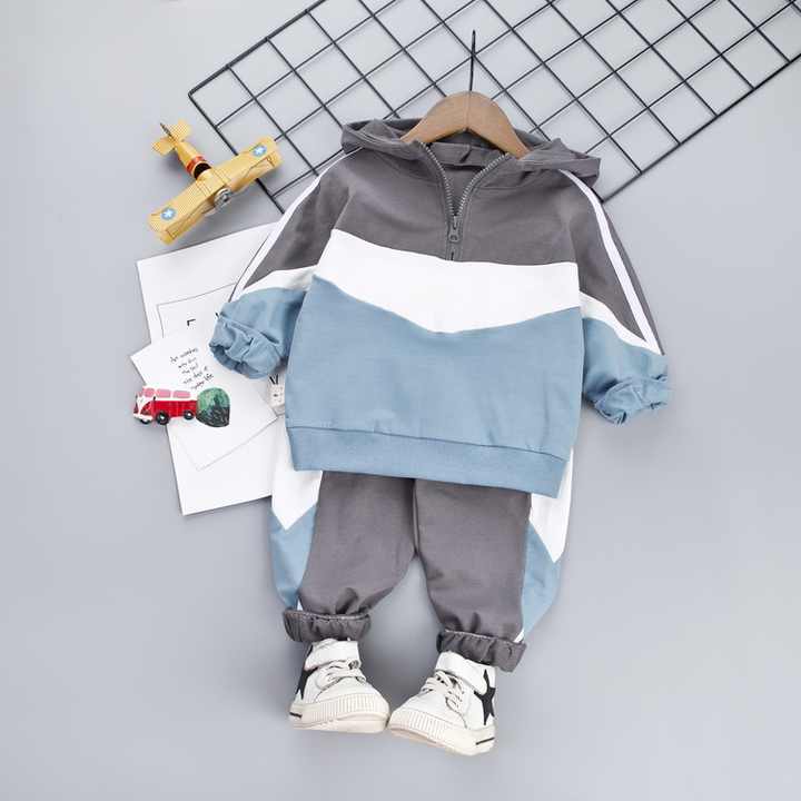 ملابس أطفال 2021 في مجموعات الأولاد . Children's clothing 2021 in boys' sets