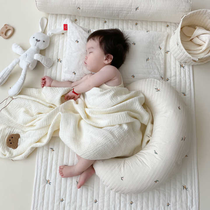 Newborn Organic Cotton Pillow Feeding