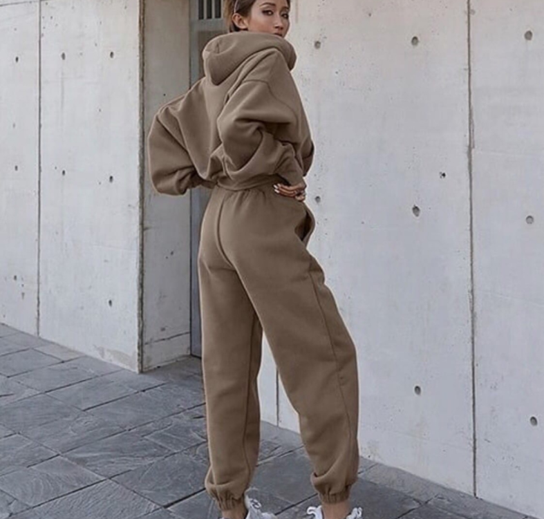 بدلات نسائيه