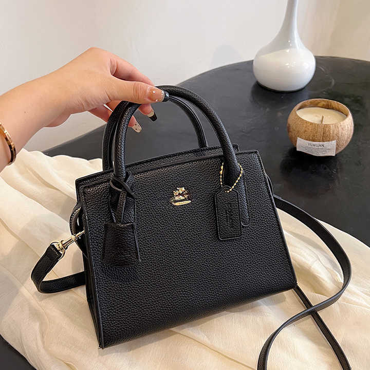 Stylish Large Capacity Shoulder Bag for Women