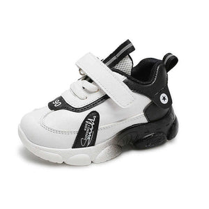 أحذية رياضية جديدة للأولاد والبنات للربيع والخريف . New Spring Autumn Boys Girls Sneakers Soft Sole