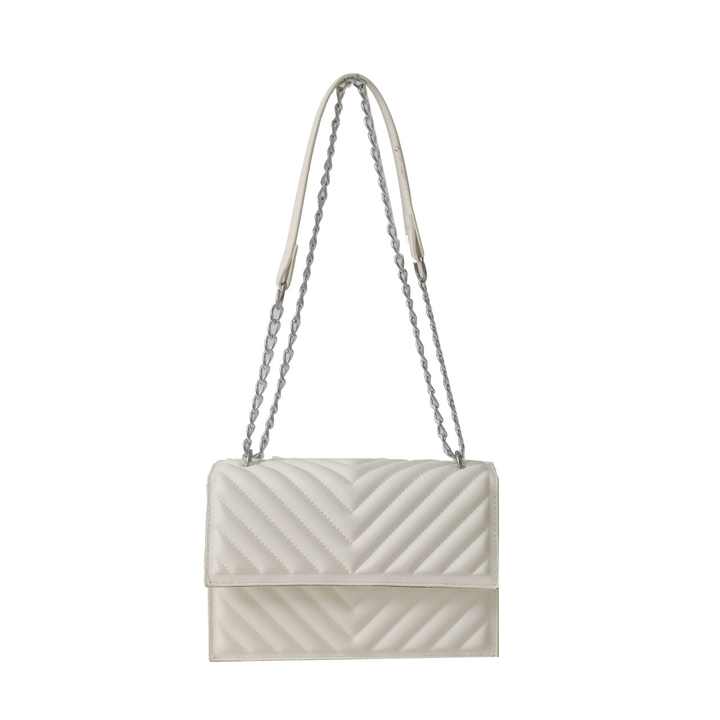 Fashionable and trendy large handbag