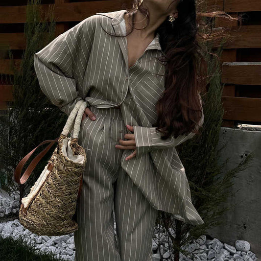 بدله نسائي مكون من قطعتين