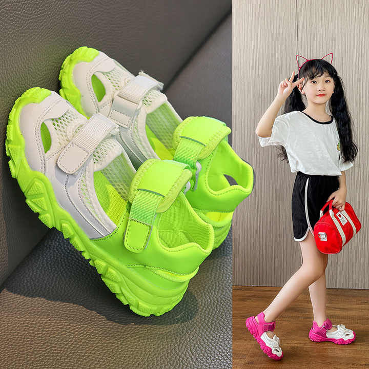 Girls' shoes