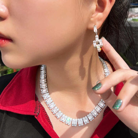 مجموعة مجوهرات و طقم