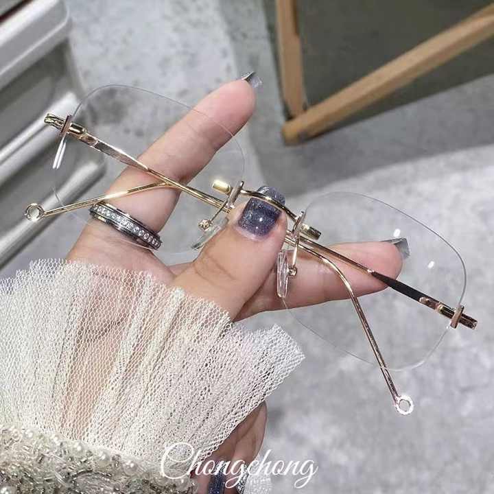 نظارات طبيه نسائيه