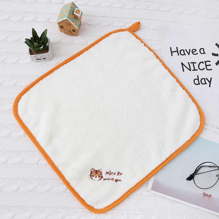 منشفة صغيرة ناعمة للغاية مربعة للأطفال حديثي الولادة