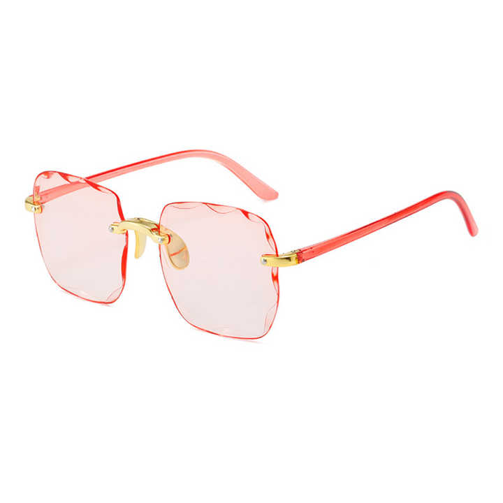 Fashionable and luxurious women's sunglasses