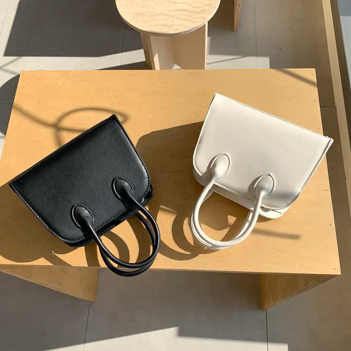 Bags and fun,حقائب و امتعه