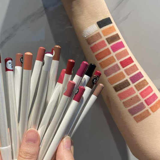 قلم تحديد الشفاه