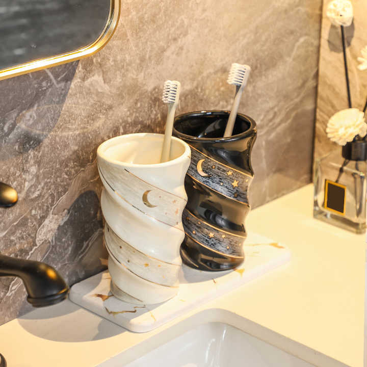 toothbrush cups أكواب فرشاة أسنان