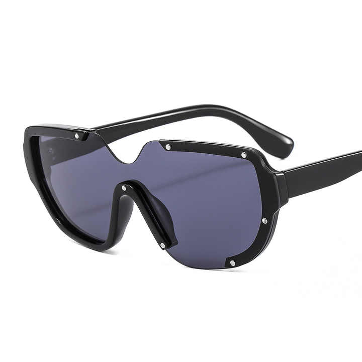 eyeglasses manufacturer