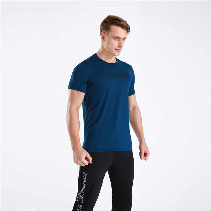 قميص لياقة بدنية