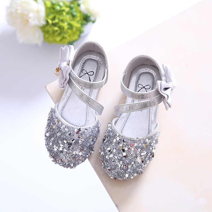 Fashionable girls flat shoes