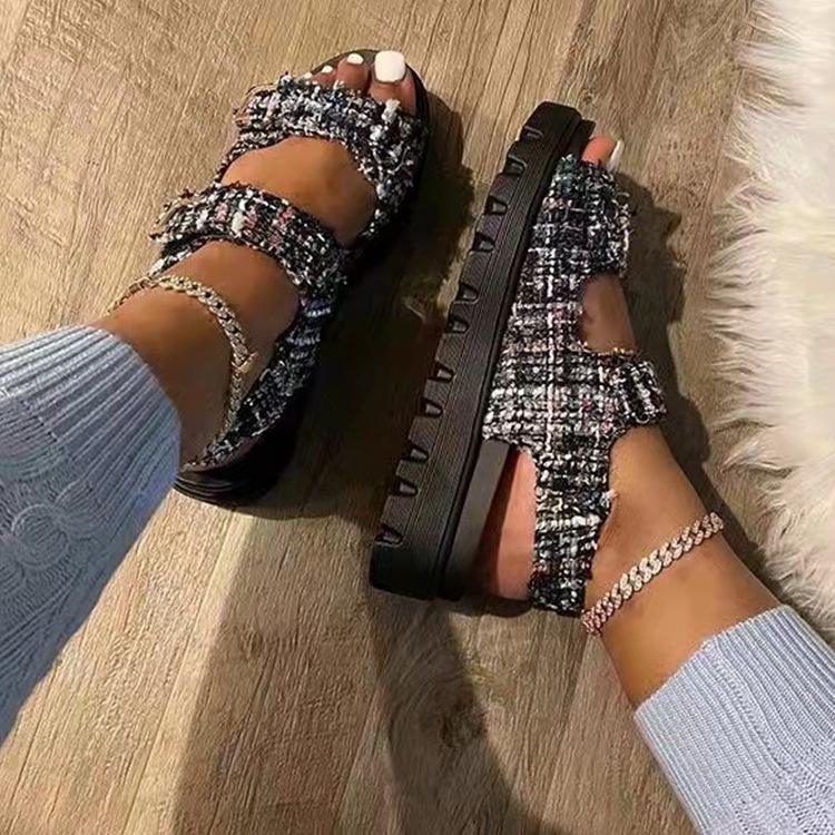 احذيه نسائيه منقوشه
