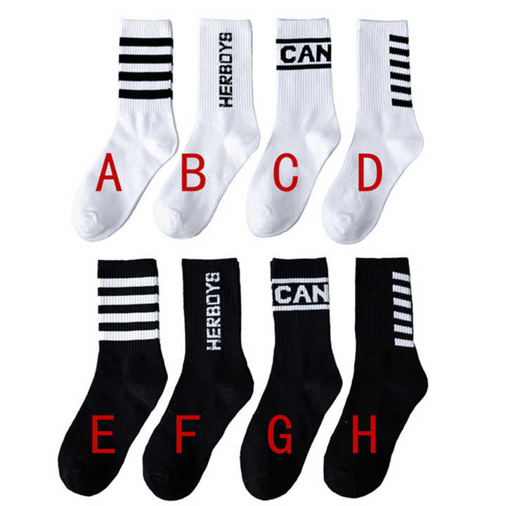  جوارب رياضية للرجال سوداء وبيضاء بشعار مخصص من القطن الخالص مقاومة للانزلاق Men's Black and White Custom Logo Pure Cotton Non-Slip Athletic Socks