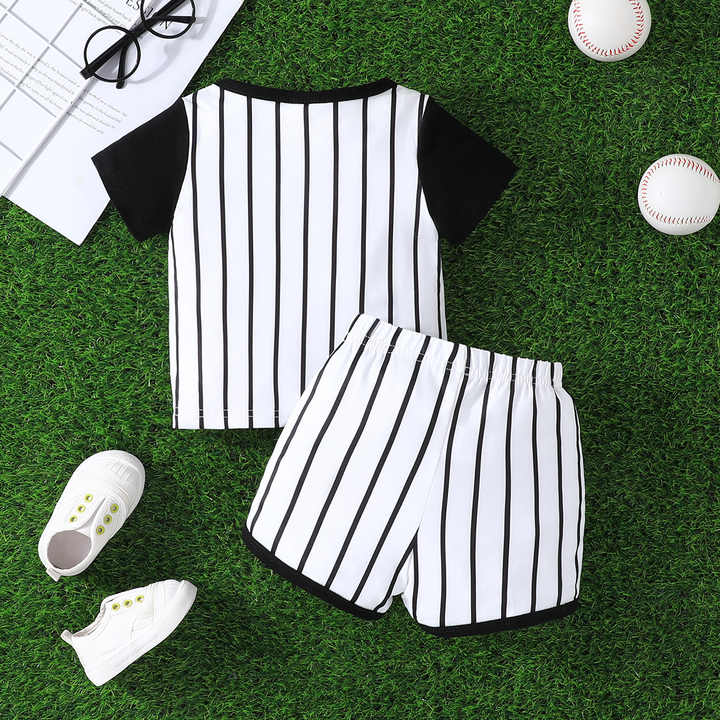 أطقم ملابس للأولاد من عمر 6 أشهر-3 أعوام بسعر . Factory wholesale 6 months-3 years old boys clothing