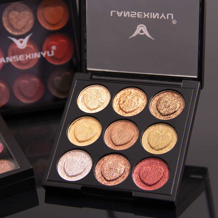 ظلال العيون المخملية