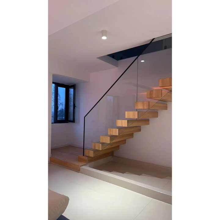 مداس السلم حاجز -stair tread barrier