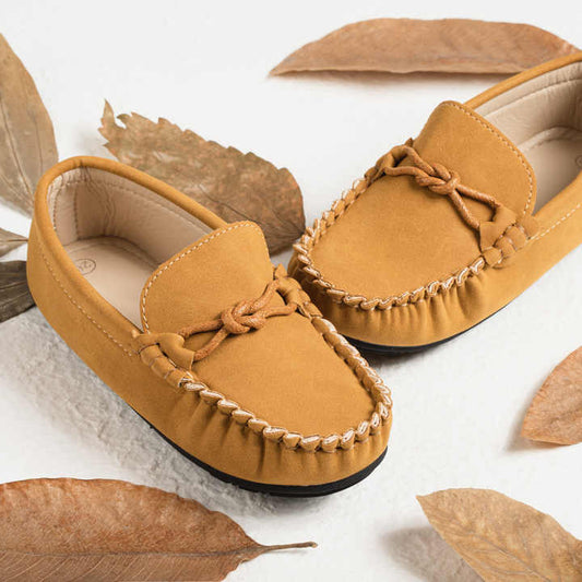 New spring and autumn shoes for boys