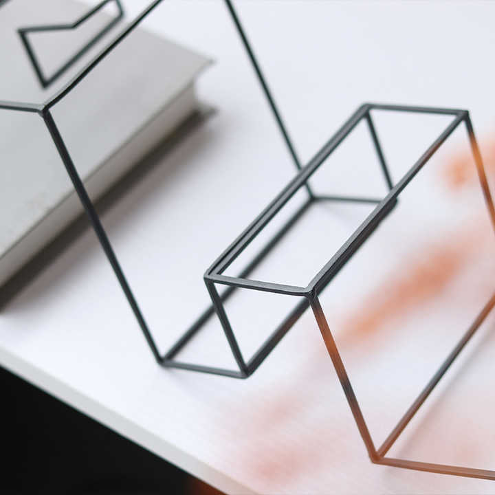 Wholesale Unique Products Hotel Decor Handmade 3D Wire Irregular Metal Art Home Decor Accessories