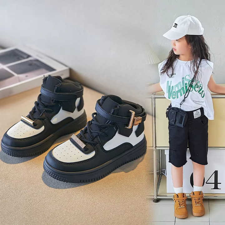 Girls' sports shoes