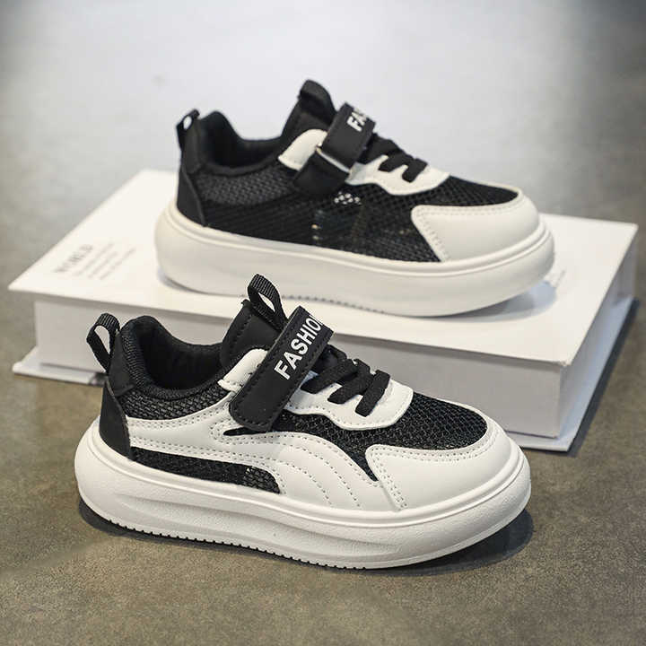 أحذية رياضية كاجوال خفيفة الوزن من القماش . Boys and Girls Casual Lightweight Mesh Sneakers