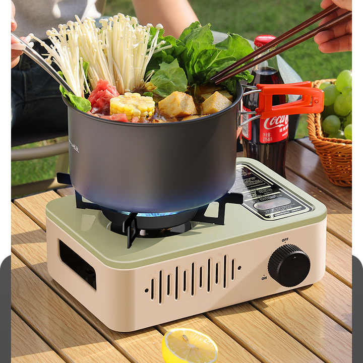 Mini portable gas stove for camping and outdoor picnics. Wholesale custom mini portable gas stove for