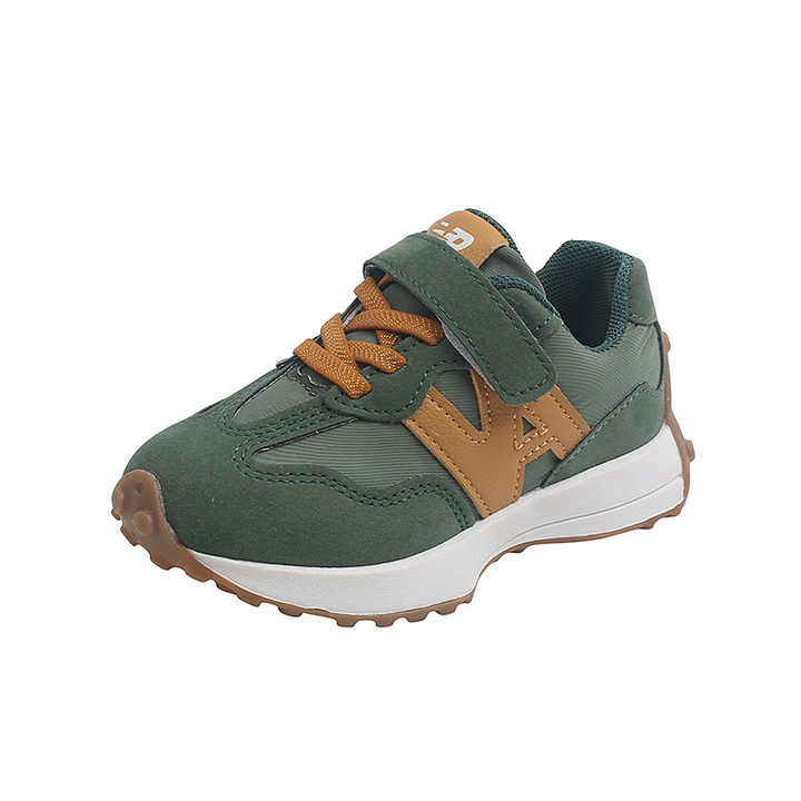 أحذية رياضية جديدة عالية الجودة . New high quality sneakers