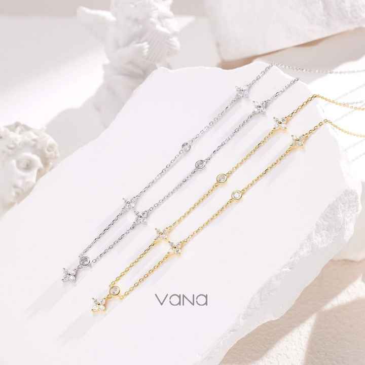 Women's silver necklaces