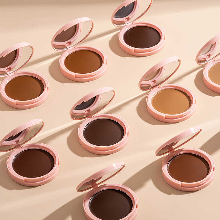 A long-lasting, cruelty-free, vegan bronzer that moisturizes and lasts. كريم برونزي نباتي خالٍ من القسوة يدوم طويلاً يرطب ويدوم طويلاً