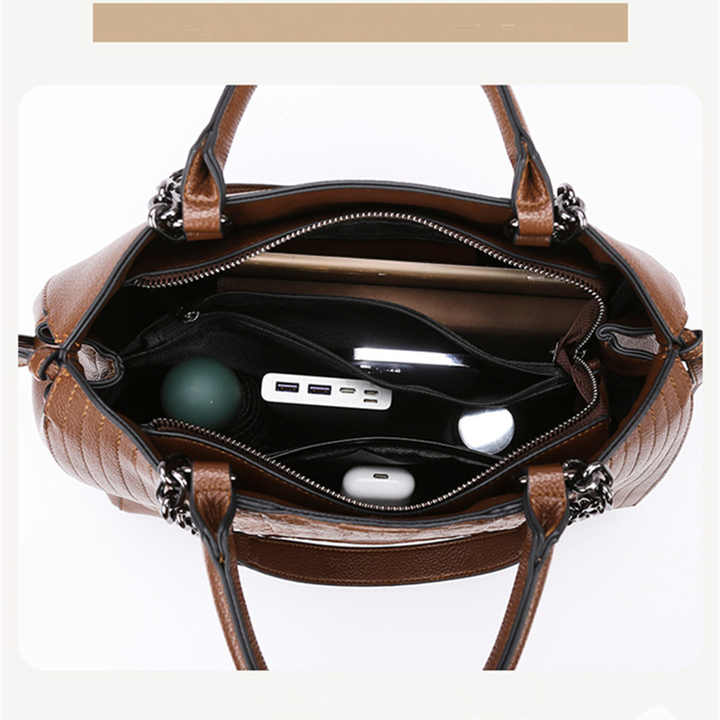 حقائب يد نسائية فاخرة بتصميم كلاسيكي