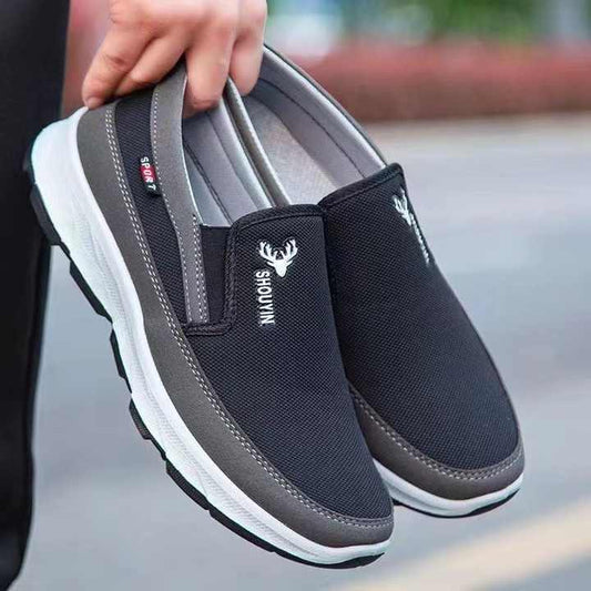 أحذية قماشية جديدة